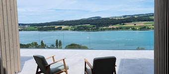 Lakeview Guest Rooms Rooftop Terrace