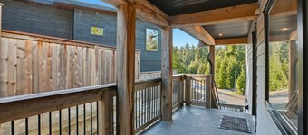 Offshore Inn B-Little Beach, Tours, Trails, Town