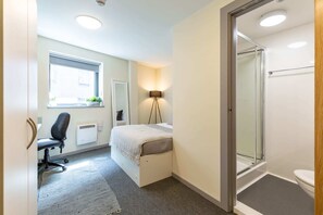 Single Room, Non Smoking | Bathroom - For Students Only Newton Court in Newcastle (Newcastle-upon-Tyne)