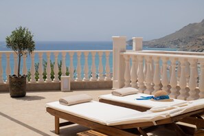 Property grounds - Posto Serene with Jacuzzi (Tsoutsouros)