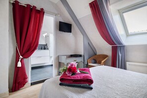 Room - Guest Room "La Cancalaise" (Saint-Méloir-des-Ondes)