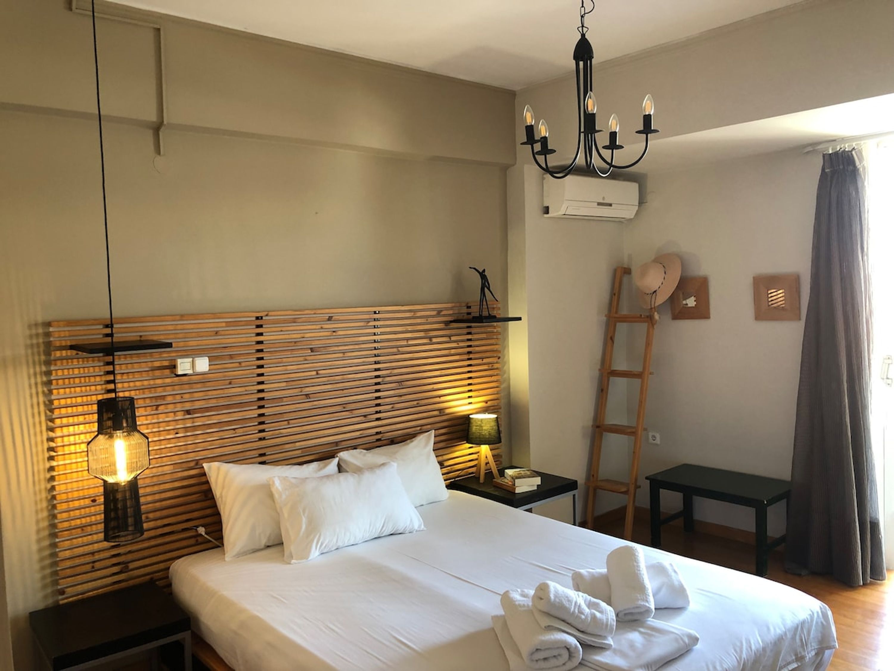 1 slaapkamer, een strijkplank/strijkijzer, reisbedje, gratis wifi