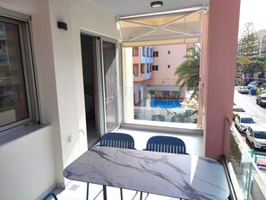 Outdoor dining - Seaside apartment near the city center (Rethymno)
