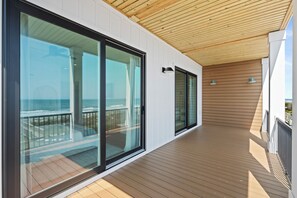 Terrace/patio - Oceanfront 6BR West Side Duplex w/ Pool, Elevator & Game Room (Emerald Isle)