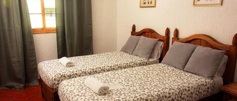 Twin Room, Mountain View | Free WiFi