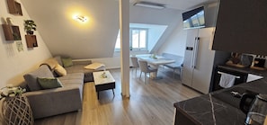 Living area - HELIOS Design Suite - Old Town, near Elbufer & S-Bahn Dresden, parking space, WLAN (Meißen)