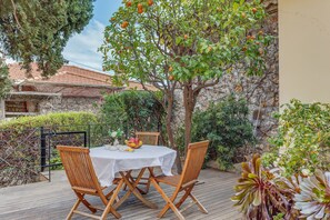 Outdoor dining - VILLA ANGEL VI4481 By Riviera Holiday Homes (Eze)