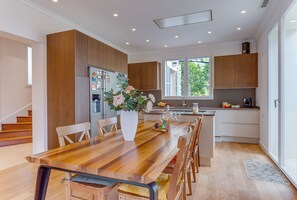 Dining - VILLA ANGEL VI4481 By Riviera Holiday Homes (Eze)