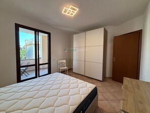 2 bedrooms, free WiFi - 5 beds with private parking space Ref. Costanza-Rif. Costanza (San Vincenzo)