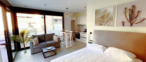 1 bedroom, desk, WiFi (free), bed sheets