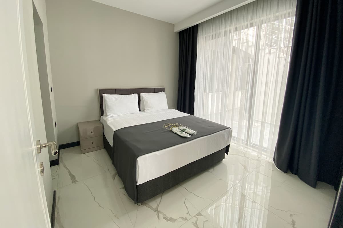 Junior Suite | Free minibar, in-room safe, individually decorated