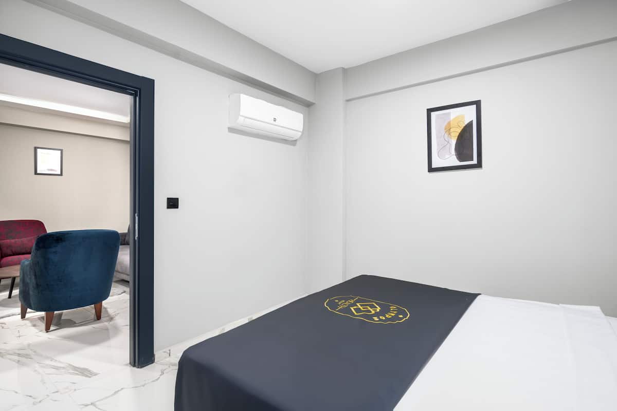 Free minibar, in-room safe, individually decorated