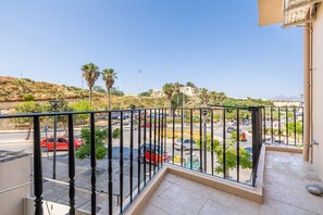 Property grounds - The Walls Apartments | 2 (Iraklio)