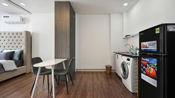 Suite, River View | Interior