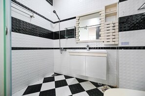 Deluxe Double Room, River View | Bilik Mandi