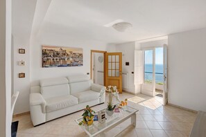 Living area - Casa Pino with Sea View, Balcony, and Wi-Fi (Furore)