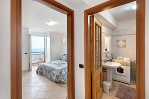 2 chambres, fer et planche à repasser, Wi-Fi, literie fournie