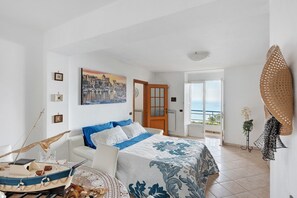 Room - Casa Pino with Sea View, Balcony, and Wi-Fi (Furore)