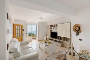 Living area - Casa Pino with Sea View, Balcony, and Wi-Fi (Furore)