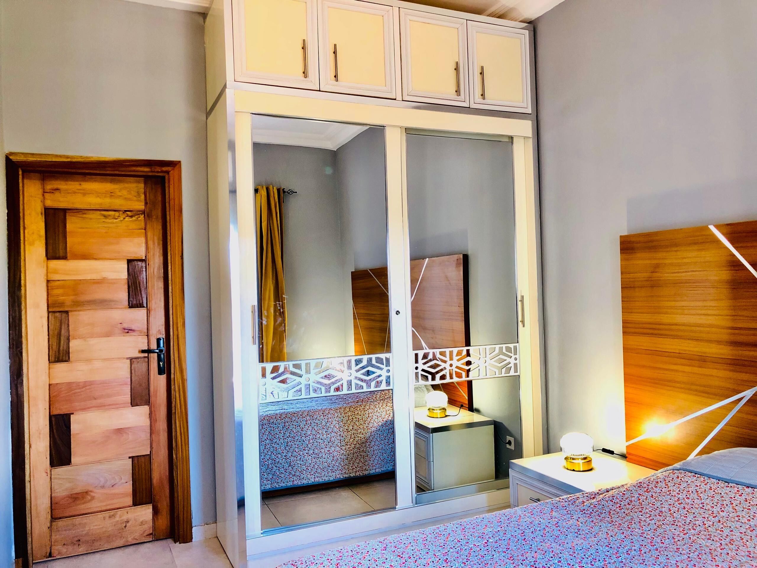 2 chambres, fer et planche à repasser, Wi-Fi, draps fournis