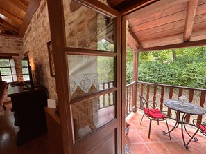 Outdoor dining - Villa Acroria in Karpenisi (Karpenisi)