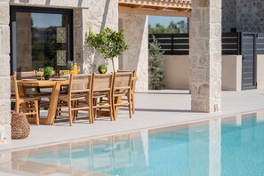 Outdoor dining - Petra Natura Villa I (Laganas)
