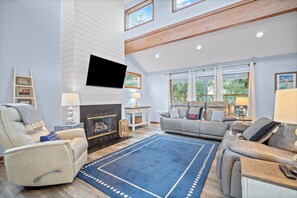 TV, fireplace - Lake View, Golf Cart Included - 122 Sand Piper (Fripp Island)