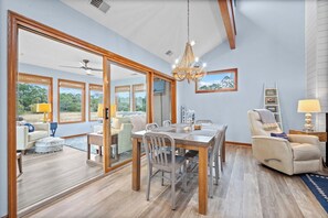Dining - Lake View, Golf Cart Included - 122 Sand Piper (Fripp Island)