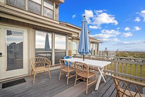 Outdoor dining - Ocean View, Central Island - 134 Captain John Fripp (Fripp Island)