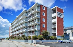 Exterior - 2 King Beds - Pool - Walk to the Boardwalk - Great For Concerts/White Marlin (Ocean City)