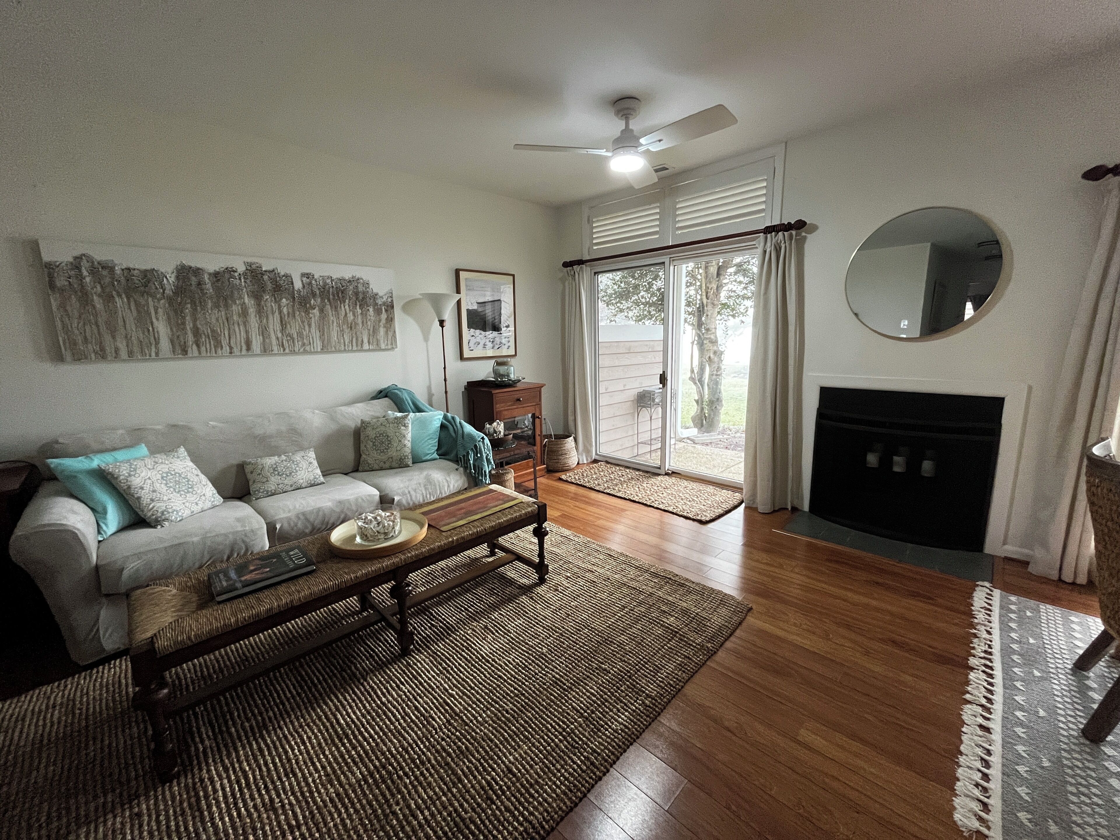 Living Area/Sofa Bed