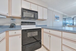 Fridge, microwave, oven, stovetop - Atlantis 104 by Seaside Vacations & Sales (Ocean City)
