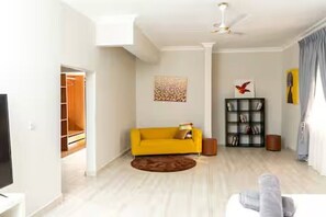 Smart TV - McCarthy Hill Retreat | Luxury Stay w/ Pool (HP83+CQ Accra, Ghana)