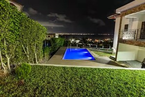 Utomhuspool