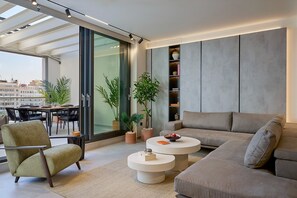 TV, offices - Luxury Penthouse by Fasma Suites (Pireas)