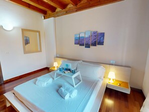 1 bedroom, free WiFi, bed sheets - Sakura House By Bookinggardalake (Manerba del Garda)