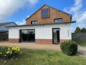 Exterior - Quiet house with heated indoor pool (Martainneville)