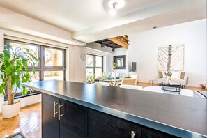 Interior - Rare Loft-Style 1BR - Walk to Beach - Marina Views (Dubai)