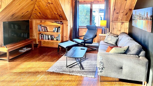 Smart TV - Charming apartment in heritage home (Sherbrooke)