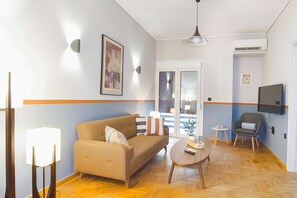 TV, offices - Acropolis Luxury retreat (Athens)