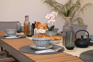 Dining - Paradissia Luxe Villa with Private Swimming Pool (Damatria)