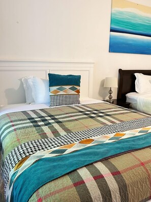 2 chambres, fer et planche à repasser, Wi-Fi, draps fournis