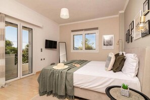 3 bedrooms, iron/ironing board, travel cot, bed sheets - Villa Zavria in Zakynthos (Zakynthos)