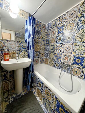 Hair dryer, towels - Modern Apartment in Athens Center (Athina)