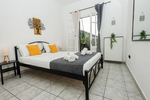 2 bedrooms, desk, free WiFi, bed sheets - Icarus Apartment by Ionian Luxury (Kerkira)