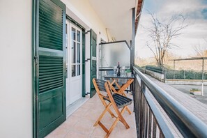 Outdoor dining - Icarus Apartment by Ionian Luxury (Kerkira)