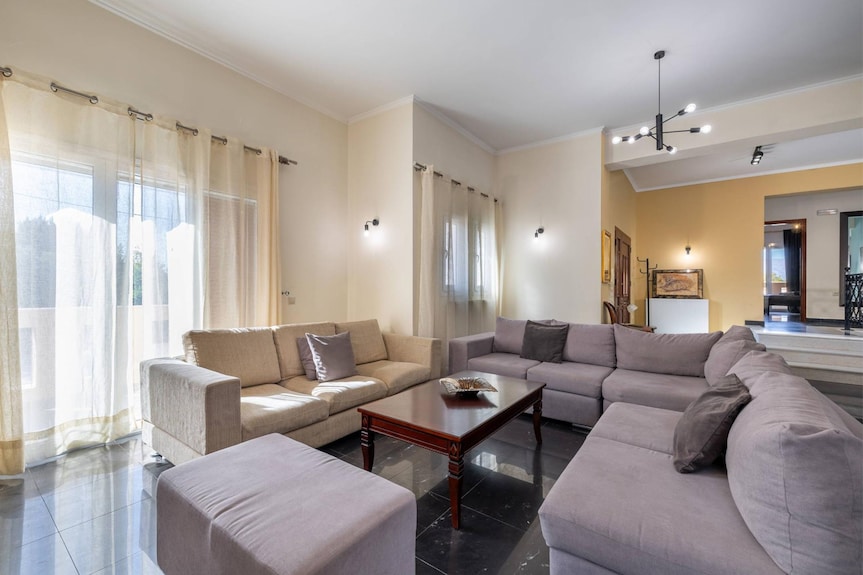 Leone Luxury Villa Georgia - Kalamaki