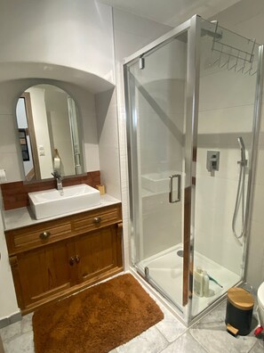 Unclassified image, 3 of 10, button