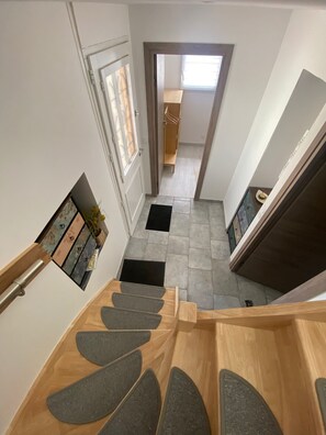 Unclassified image, 2 of 10, button