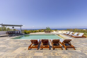 Pool - Luna Mare in Agia Marina Chrysochous (Agia Marina Chrysochous)